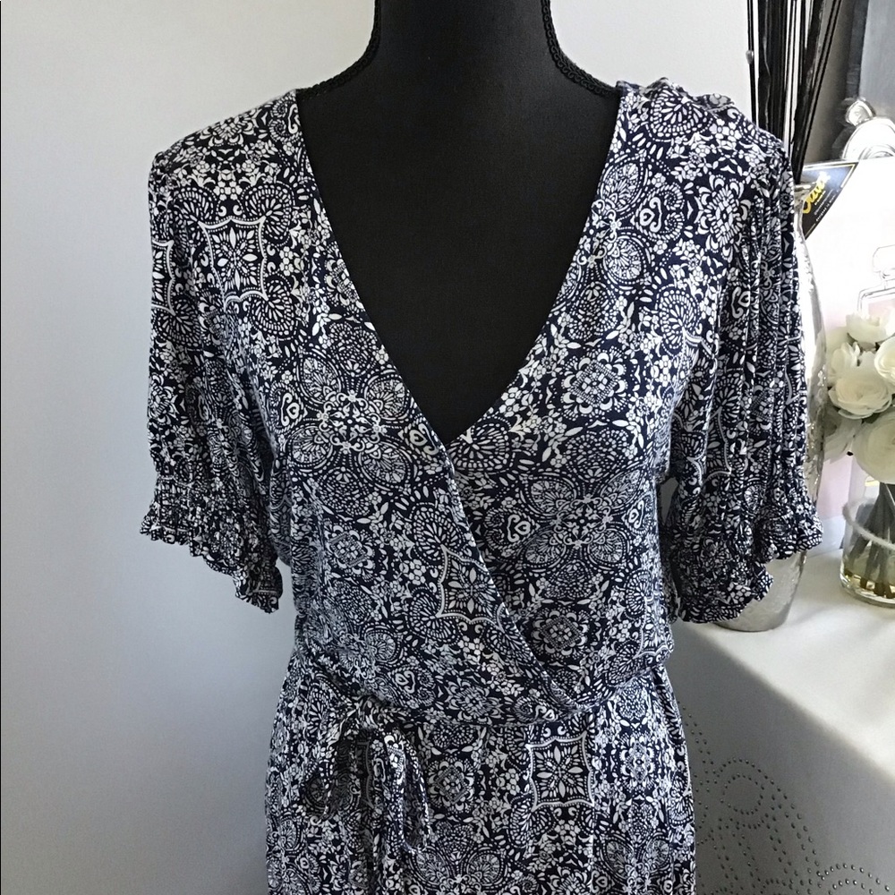 Bobeau Maxi Dress - Picture 5 of 8